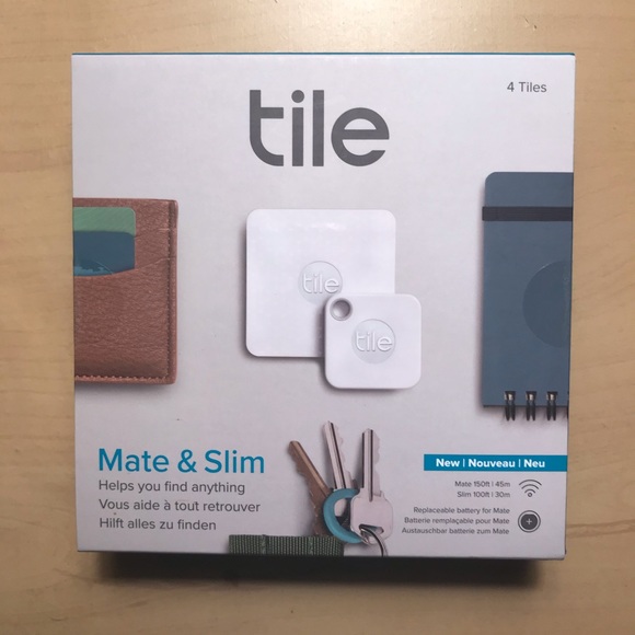Other - TILE keychain set